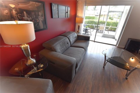 House in West Palm Beach, Florida 2 bedrooms, 84.54 sq.m. № 1999427 - photo 24