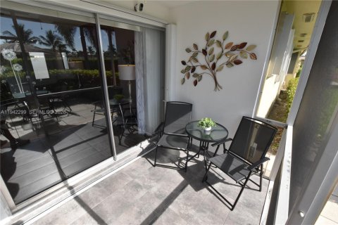 House in West Palm Beach, Florida 2 bedrooms, 84.54 sq.m. № 1999427 - photo 27