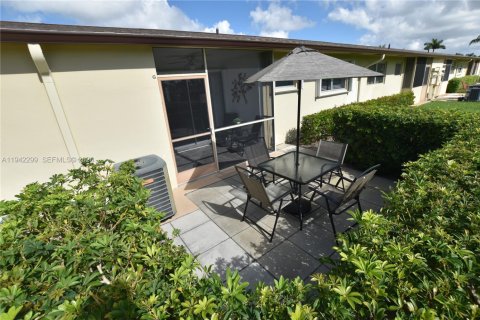 House in West Palm Beach, Florida 2 bedrooms, 84.54 sq.m. № 1999427 - photo 29