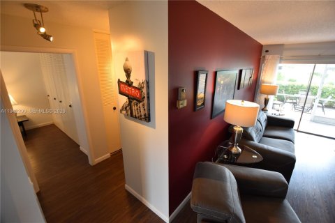 House in West Palm Beach, Florida 2 bedrooms, 84.54 sq.m. № 1999427 - photo 23