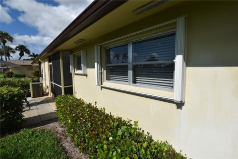 House in West Palm Beach, Florida 2 bedrooms, 84.54 sq.m. № 1999427 - photo 30