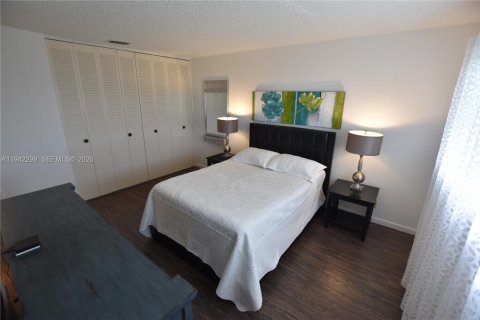 House in West Palm Beach, Florida 2 bedrooms, 84.54 sq.m. № 1999427 - photo 14