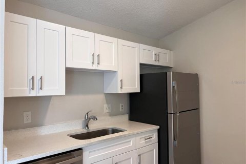 Duplex in Orlando, Florida 2 bedrooms, 104.05 sq.m. № 1902338 - photo 7