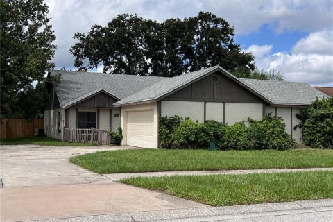 Duplex in Orlando, Florida 2 bedrooms, 104.05 sq.m. № 1902338 - photo 1
