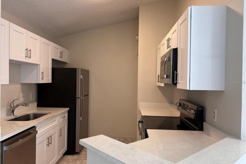 Duplex in Orlando, Florida 2 bedrooms, 104.05 sq.m. № 1902338 - photo 9
