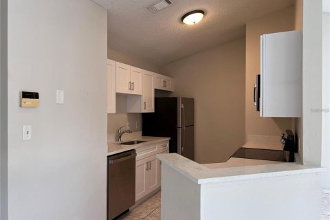 Duplex in Orlando, Florida 2 bedrooms, 104.05 sq.m. № 1902338 - photo 6