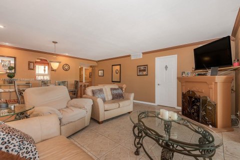 Condominio en venta en Lauderdale Lakes, Florida, 2 dormitorios, 101.08 m2 № 1947348 - foto 12