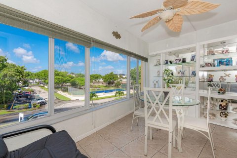 Condominio en venta en Lauderdale Lakes, Florida, 2 dormitorios, 101.08 m2 № 1947348 - foto 24