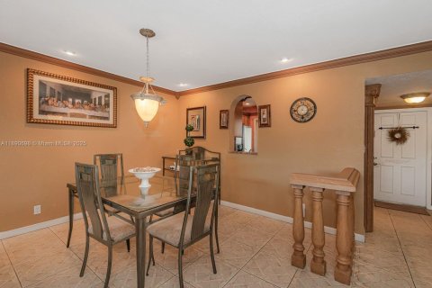 Condominio en venta en Lauderdale Lakes, Florida, 2 dormitorios, 101.08 m2 № 1947348 - foto 7