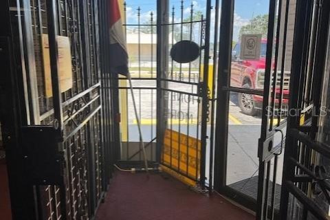 Propiedad comercial en alquiler en Lake Wales, Florida, 219.99 m2 № 1866734 - foto 3