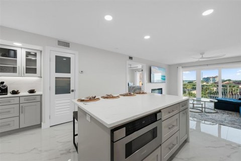 Copropriété à vendre à Saint Petersburg, Floride: 1 chambre, 69.21 m2 № 2430444 - photo 3