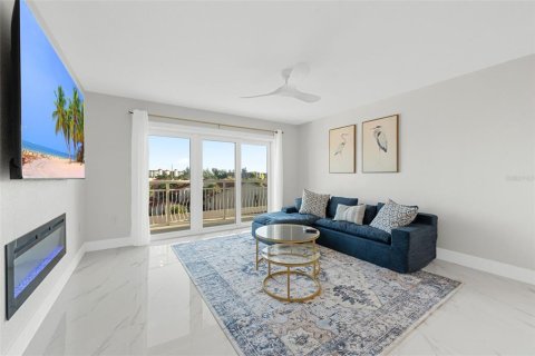 Copropriété à vendre à Saint Petersburg, Floride: 1 chambre, 69.21 m2 № 2430444 - photo 12