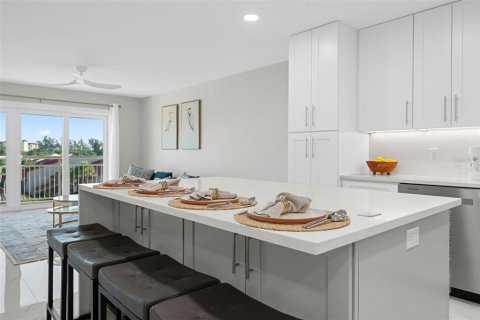 Copropriété à vendre à Saint Petersburg, Floride: 1 chambre, 69.21 m2 № 2430444 - photo 2
