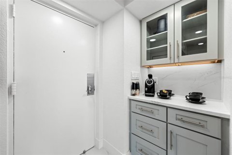 Copropriété à vendre à Saint Petersburg, Floride: 1 chambre, 69.21 m2 № 2430444 - photo 8