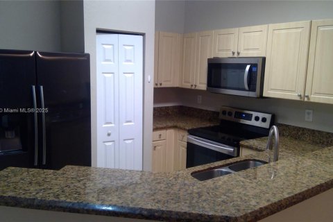 Купить таунхаус в Норт-Лодердейл, Флорида 3 спальни, 130.43м2, № 1897167 - фото 4