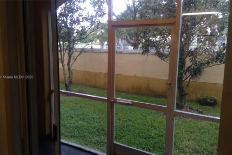 Купить таунхаус в Норт-Лодердейл, Флорида 3 спальни, 130.43м2, № 1897167 - фото 9