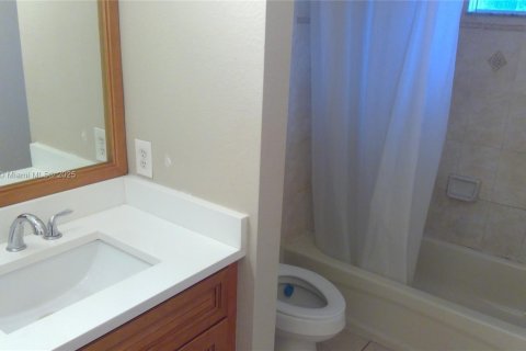 Купить таунхаус в Норт-Лодердейл, Флорида 3 спальни, 130.43м2, № 1897167 - фото 8