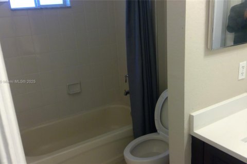 Купить таунхаус в Норт-Лодердейл, Флорида 3 спальни, 130.43м2, № 1897167 - фото 5