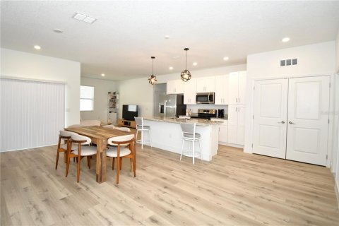 House in Poinciana, Florida 3 bedrooms, 139.35 sq.m. № 2324784 - photo 4