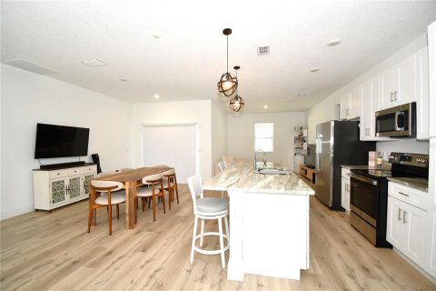House in Poinciana, Florida 3 bedrooms, 139.35 sq.m. № 2324784 - photo 7