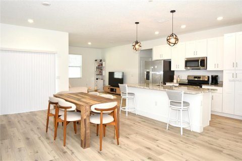 House in Poinciana, Florida 3 bedrooms, 139.35 sq.m. № 2324784 - photo 5