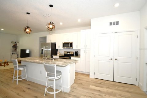 House in Poinciana, Florida 3 bedrooms, 139.35 sq.m. № 2324784 - photo 8