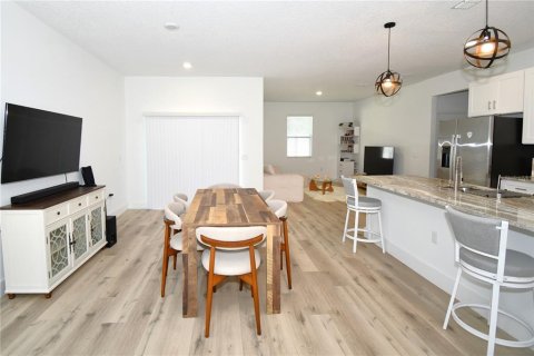 House in Poinciana, Florida 3 bedrooms, 139.35 sq.m. № 2324784 - photo 6