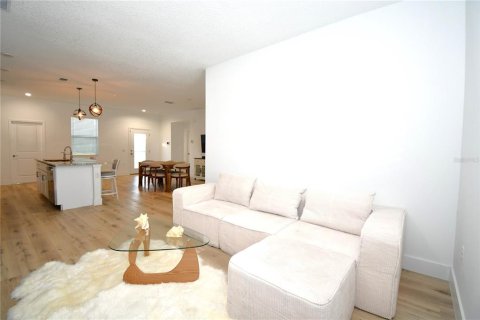 House in Poinciana, Florida 3 bedrooms, 139.35 sq.m. № 2324784 - photo 22