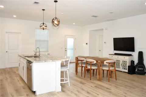 House in Poinciana, Florida 3 bedrooms, 139.35 sq.m. № 2324784 - photo 23