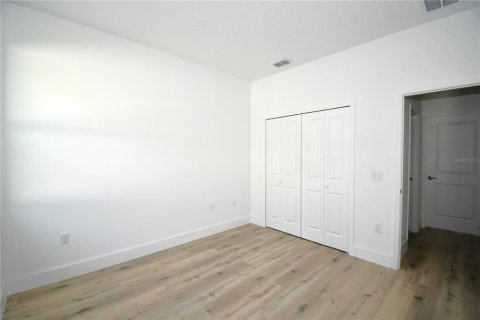 House in Poinciana, Florida 3 bedrooms, 139.35 sq.m. № 2324784 - photo 15