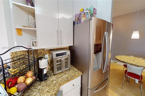Apartamento en alquiler en Doral, Florida, 3 dormitorios, 157.93 m2 № 2029895 - foto 21