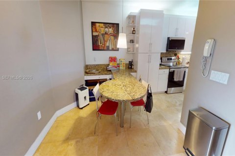 Apartamento en alquiler en Doral, Florida, 3 dormitorios, 157.93 m2 № 2029895 - foto 6