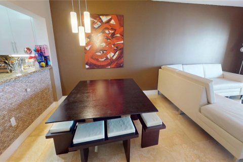 Apartamento en alquiler en Doral, Florida, 3 dormitorios, 157.93 m2 № 2029895 - foto 24