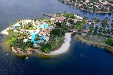 Apartamento en alquiler en Doral, Florida, 3 dormitorios, 157.93 m2 № 2029895 - foto 16