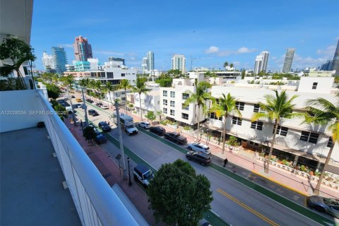 Condominio en venta en Miami Beach, Florida, 1 dormitorio, 61.22 m2 № 2257780 - foto 6