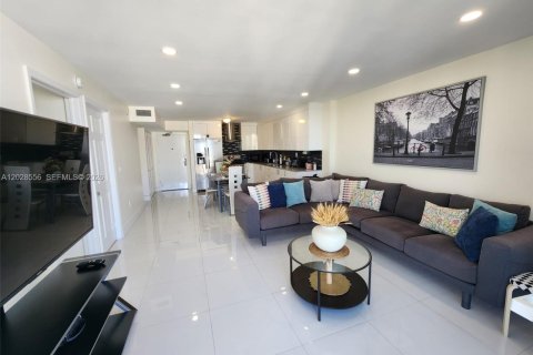 Condominio en venta en Miami Beach, Florida, 1 dormitorio, 61.22 m2 № 2257780 - foto 3