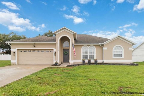 Casa en Kissimmee, Florida 3 dormitorios, 164.81 m2 № 2379278