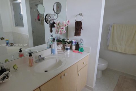 Townhouse in Miami, Florida 3 bedrooms, 158.86 sq.m. № 1982309 - photo 14