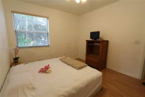 Townhouse in Miami, Florida 3 bedrooms, 158.86 sq.m. № 1982309 - photo 19