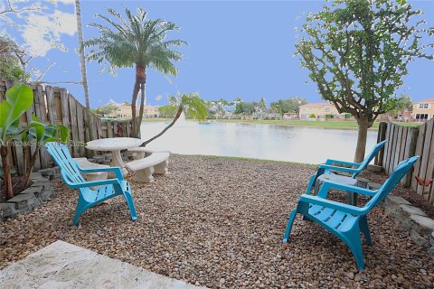 Townhouse in Miami, Florida 3 bedrooms, 158.86 sq.m. № 1982309 - photo 9