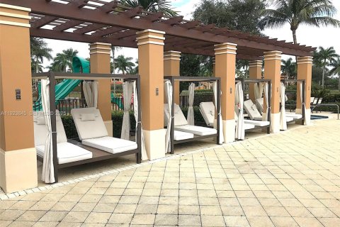 Townhouse in Miami, Florida 3 bedrooms, 158.86 sq.m. № 1982309 - photo 28