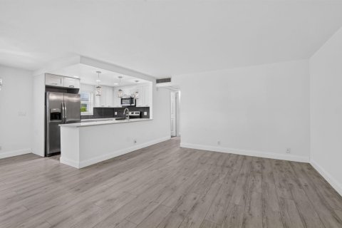 Condo in Delray Beach, Florida, 2 bedrooms  № 2269774 - photo 6