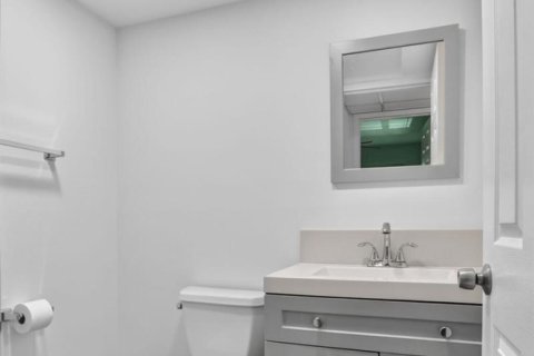 Condo in Delray Beach, Florida, 2 bedrooms  № 2269774 - photo 19