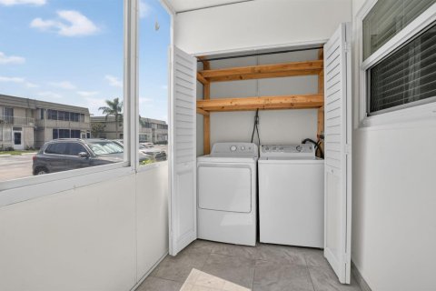 Condo in Delray Beach, Florida, 2 bedrooms  № 2269774 - photo 26