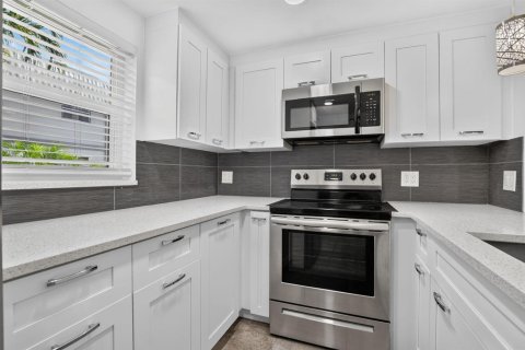 Condo in Delray Beach, Florida, 2 bedrooms  № 2269774 - photo 2