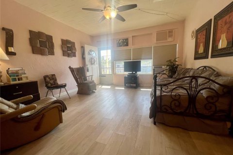 Condo in Kenneth City, Florida, 1 bedroom  № 1629425 - photo 7