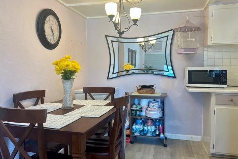 Condo in Kenneth City, Florida, 1 bedroom  № 1629425 - photo 8