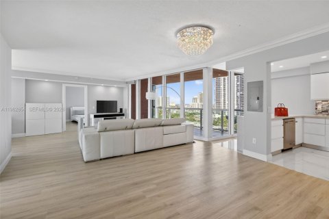 Купить кондоминиум в Авентура, Флорида 3 спальни, 173.73м2, № 2028514 - фото 2