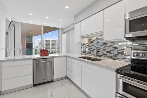 Купить кондоминиум в Авентура, Флорида 3 спальни, 173.73м2, № 2028514 - фото 10