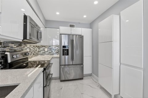 Купить кондоминиум в Авентура, Флорида 3 спальни, 173.73м2, № 2028514 - фото 8